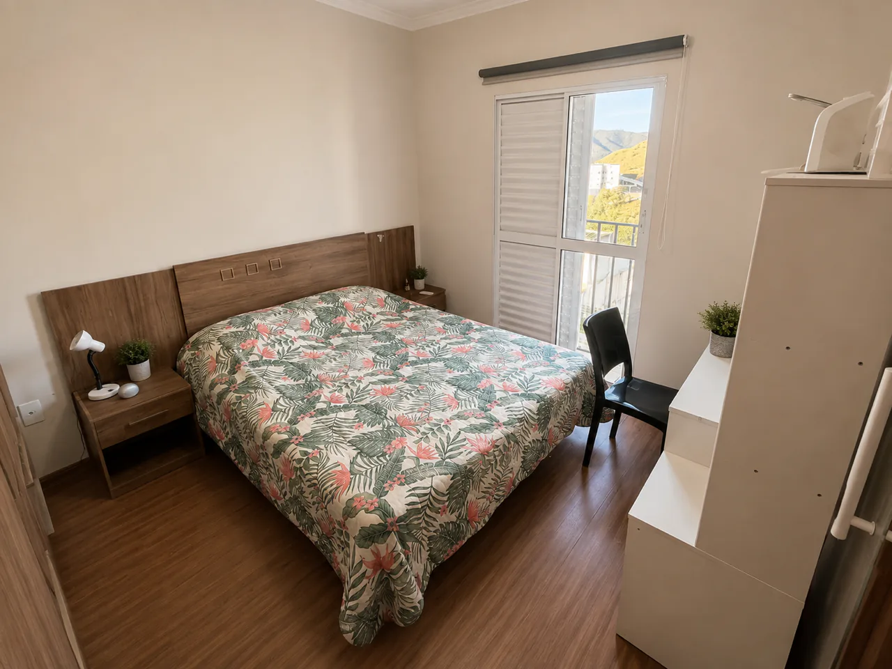 Suíte do apartamento térreo no Jardim Morumbi